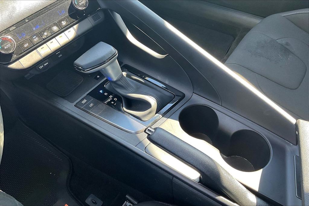 Thumbnail: 2025 Hyundai Elantra - 17