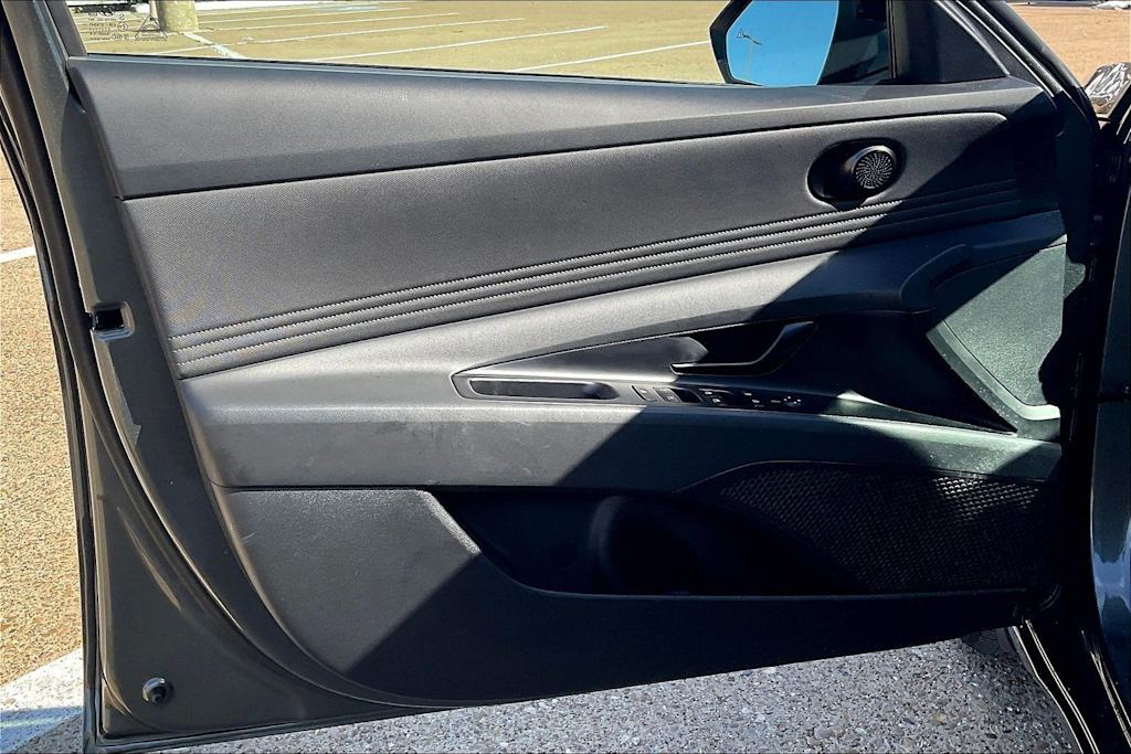 Thumbnail: 2025 Hyundai Elantra - 27