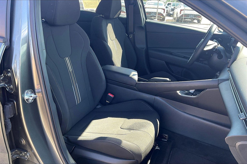 Thumbnail: 2025 Hyundai Elantra - 12