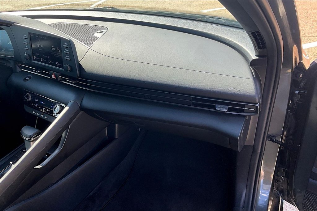 Thumbnail: 2025 Hyundai Elantra - 15