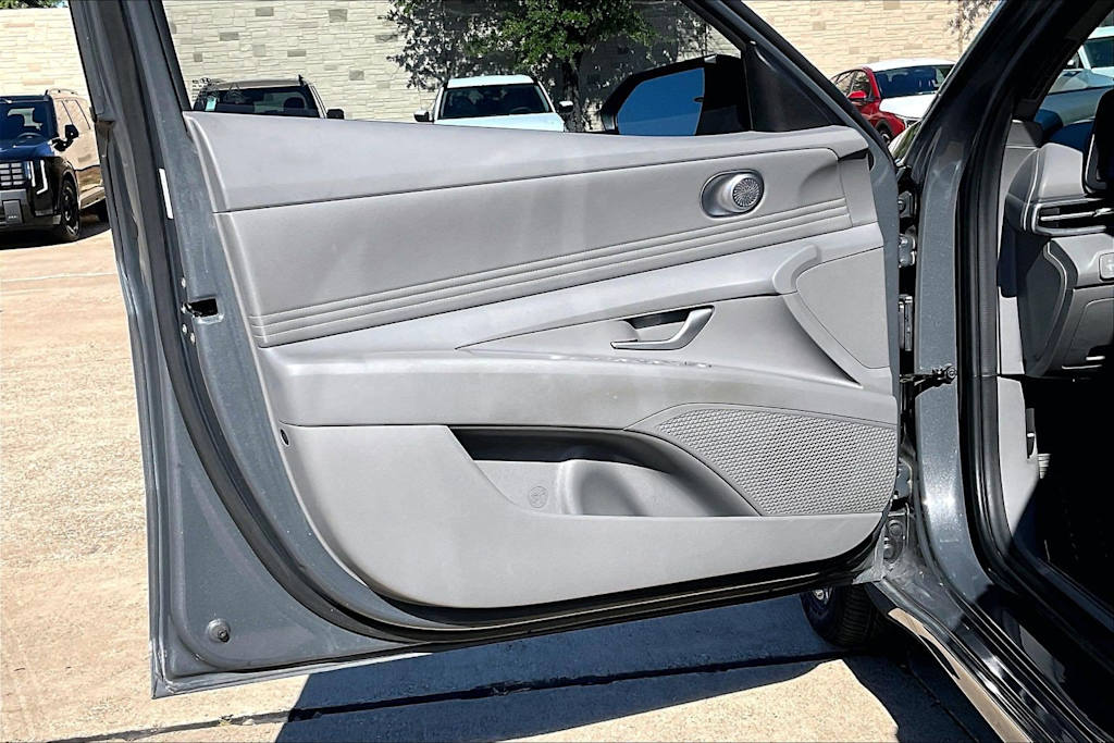 Thumbnail: 2025 Hyundai Elantra - 26
