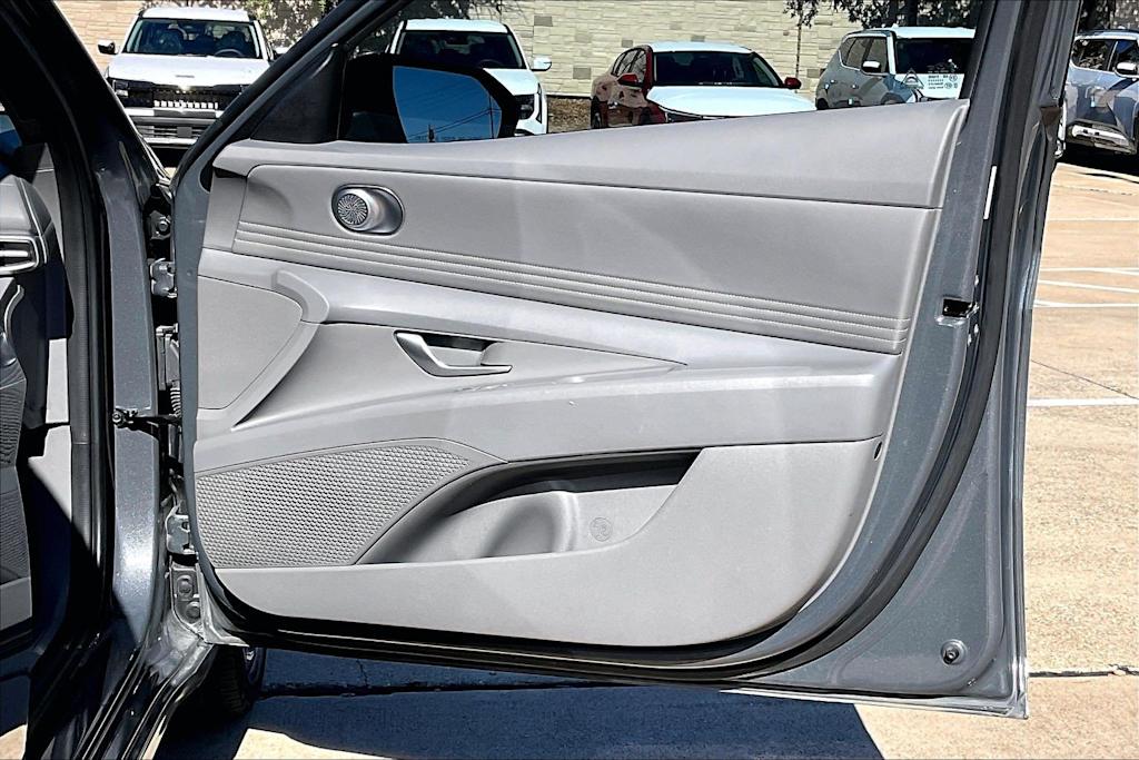 Thumbnail: 2025 Hyundai Elantra - 27