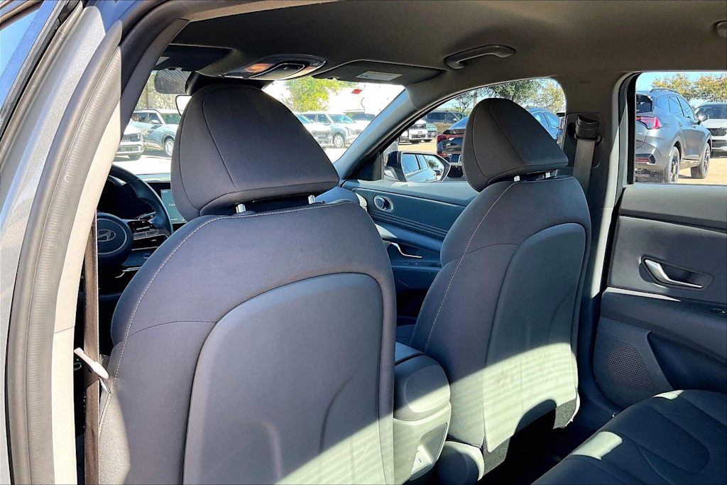 Thumbnail: 2025 Hyundai Elantra - 12