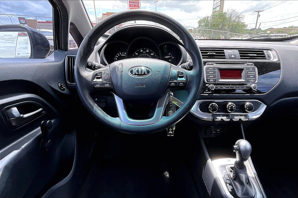 Thumbnail: 2017 Kia Rio - 11