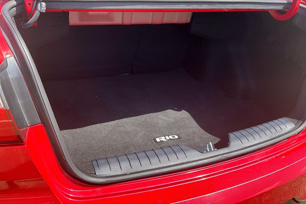Thumbnail: 2017 Kia Rio - 16