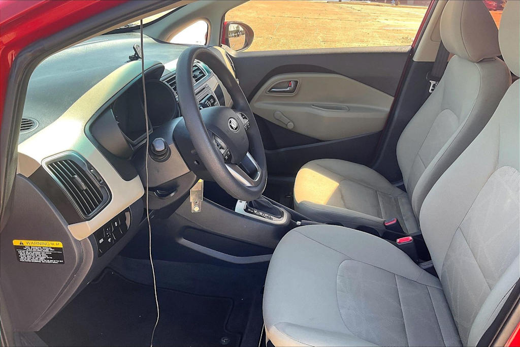 Thumbnail: 2017 Kia Rio - 10