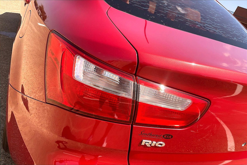 Thumbnail: 2017 Kia Rio - 28