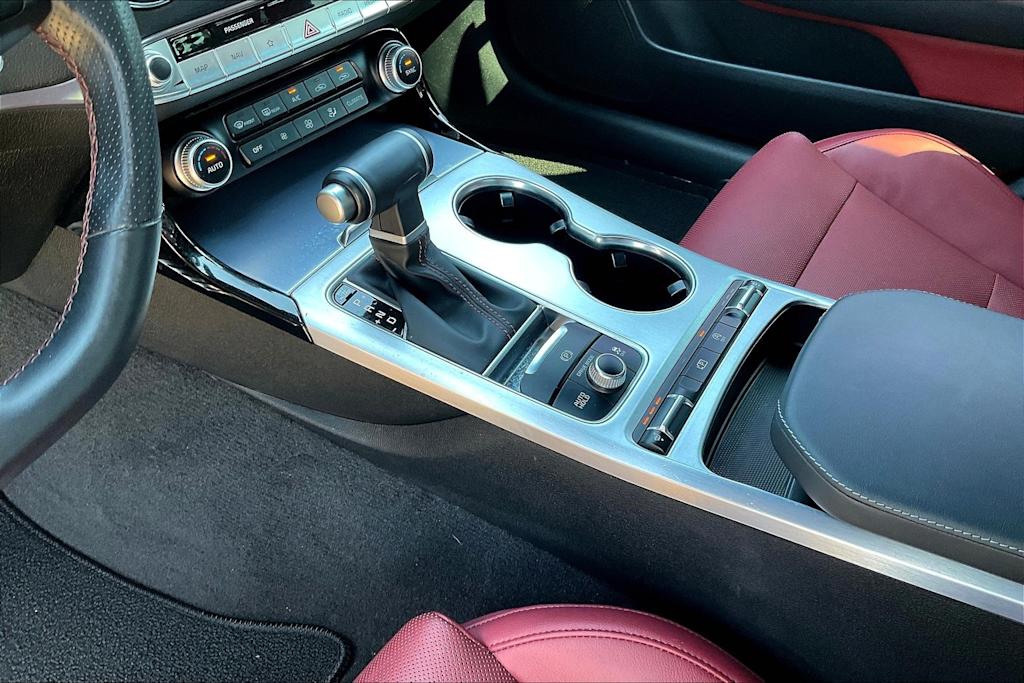 Thumbnail: 2022 Kia Stinger - 17