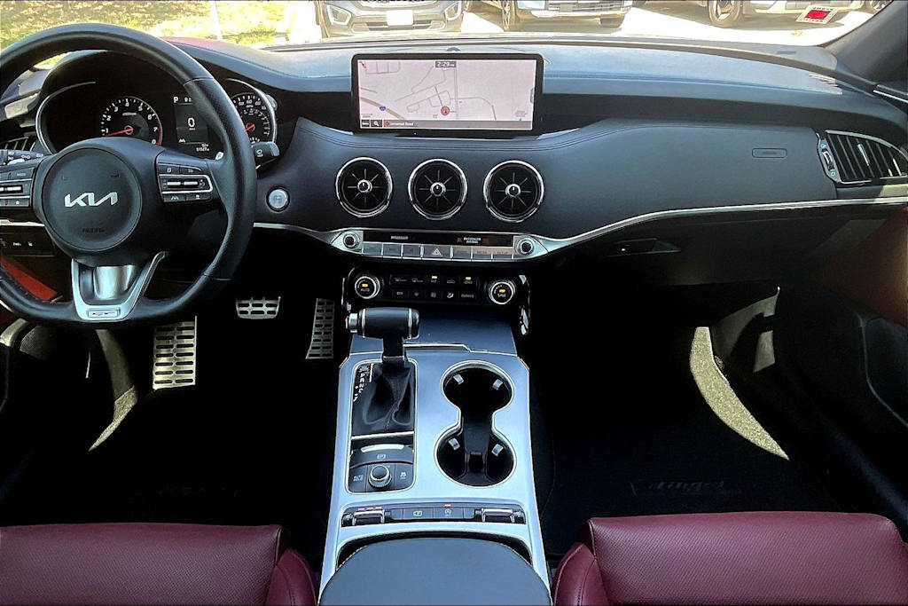 Thumbnail: 2022 Kia Stinger - 10