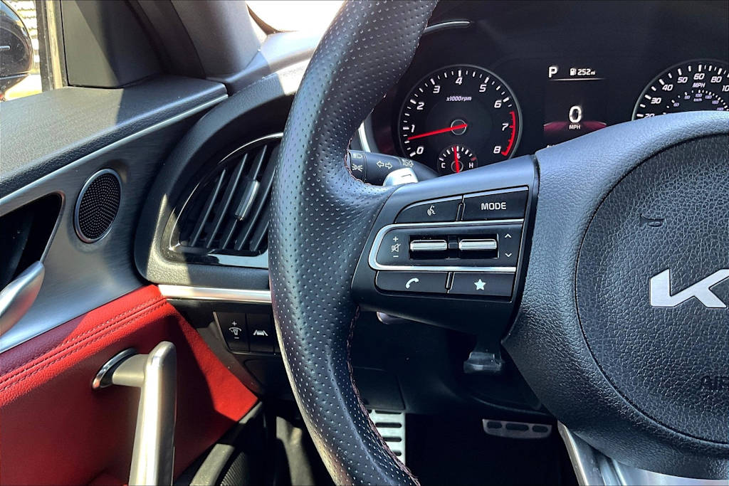 Thumbnail: 2022 Kia Stinger - 25