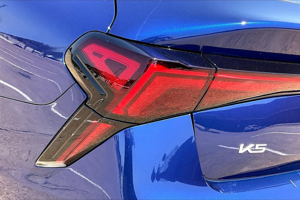 Thumbnail: 2025 Kia K5 - 32