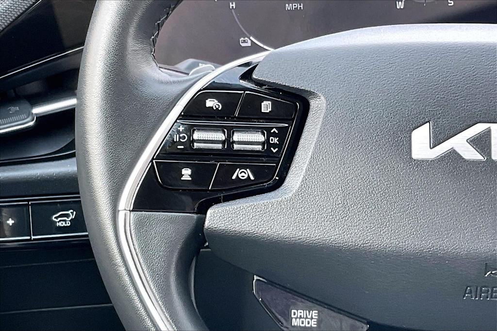 Thumbnail: 2024 Kia Niro - 24