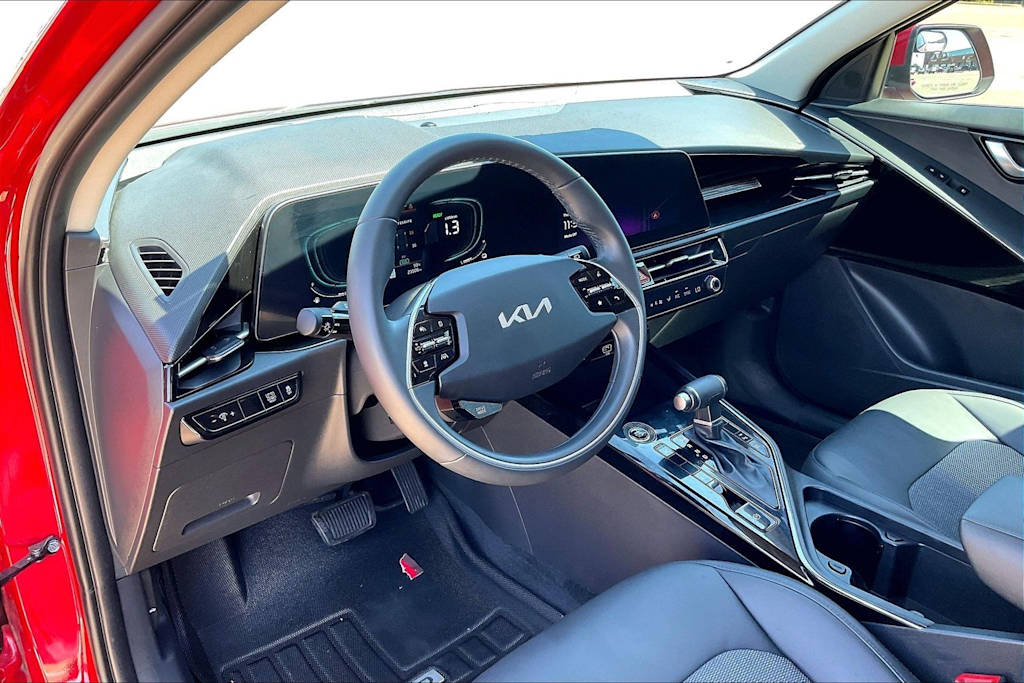 Thumbnail: 2023 Kia Niro - 2