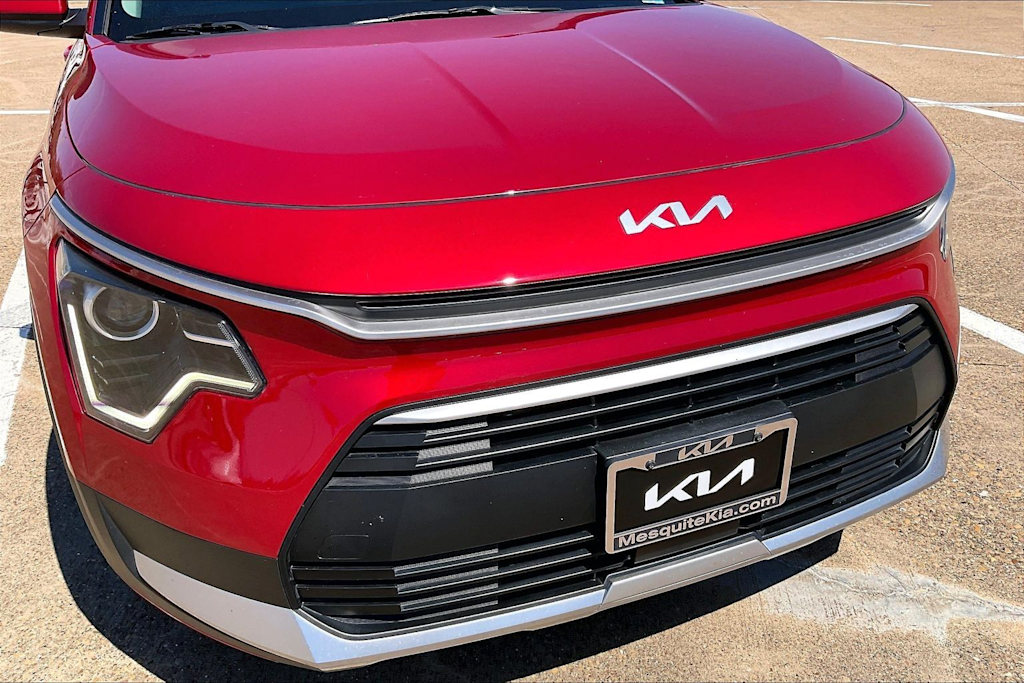 Thumbnail: 2023 Kia Niro - 32