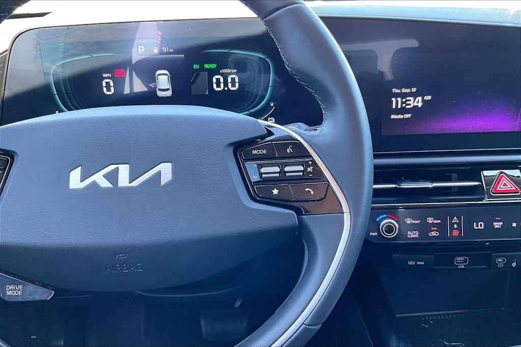 Thumbnail: 2023 Kia Niro - 26