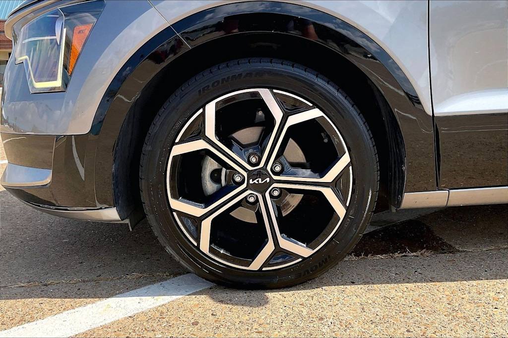 Thumbnail: 2023 Kia Niro - 2