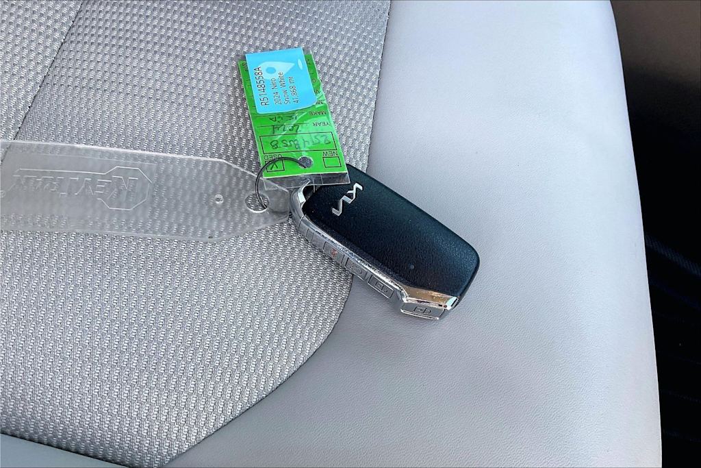 Thumbnail: 2024 Kia Niro - 20