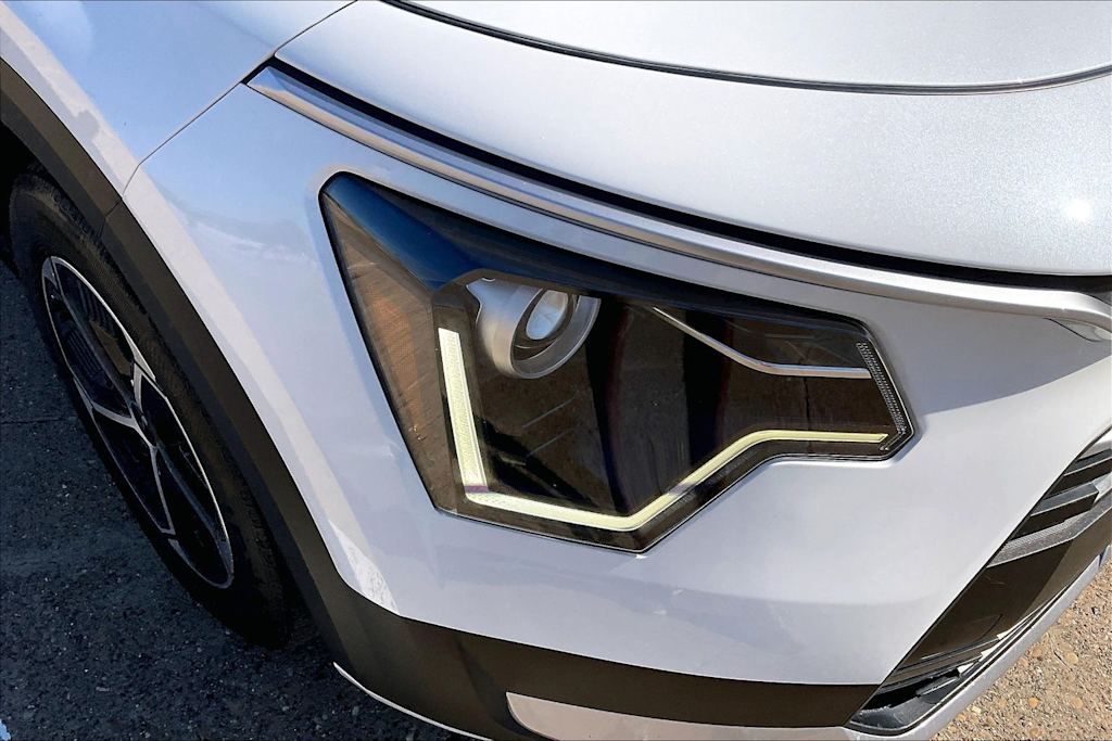 Thumbnail: 2024 Kia Niro - 30