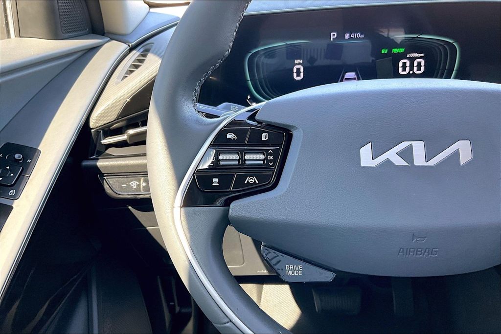 Thumbnail: 2024 Kia Niro - 25