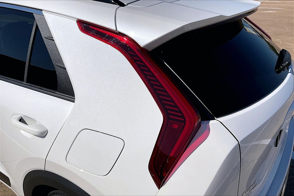 Thumbnail: 2024 Kia Niro - 31
