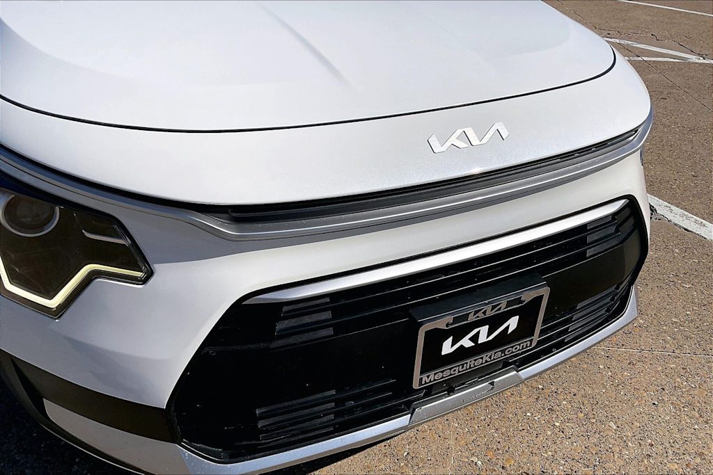 Thumbnail: 2024 Kia Niro - 32