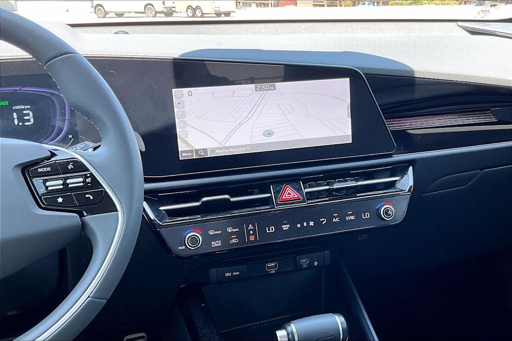 Thumbnail: 2023 Kia Niro - 16