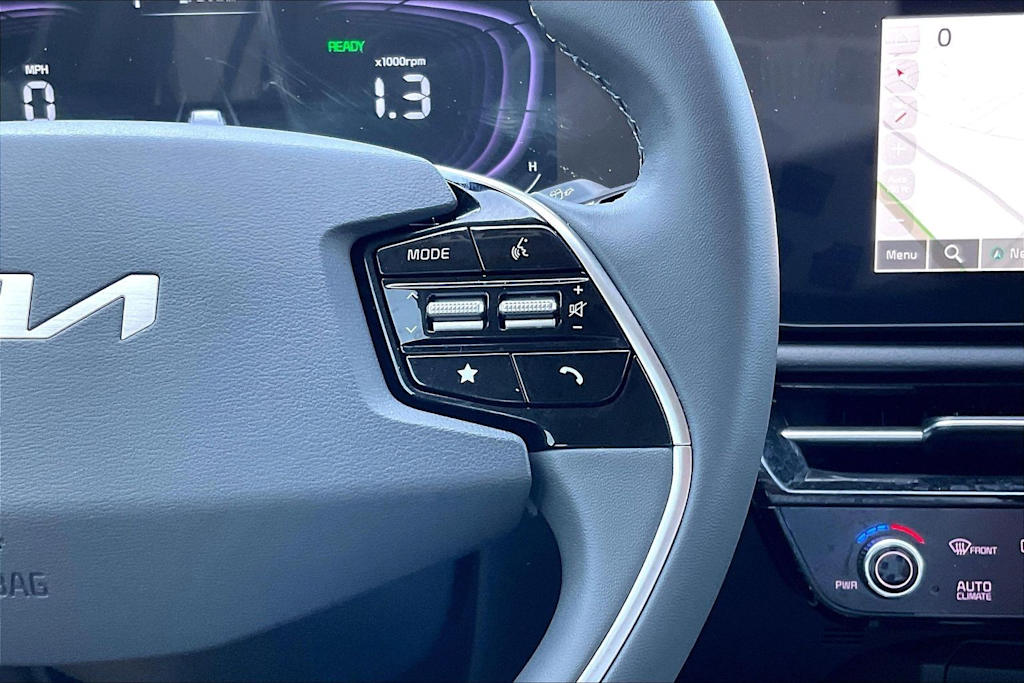 Thumbnail: 2023 Kia Niro - 24