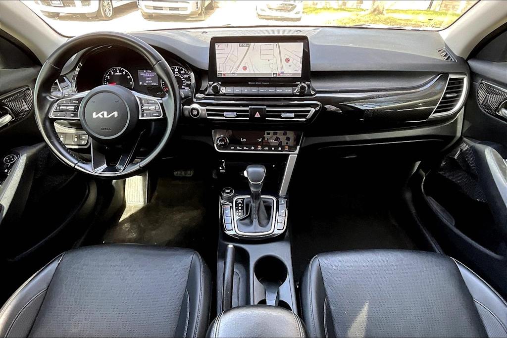 2022 Kia Seltos EX 9