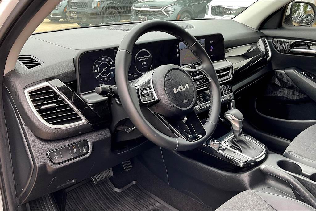 2024 Kia Seltos S 2