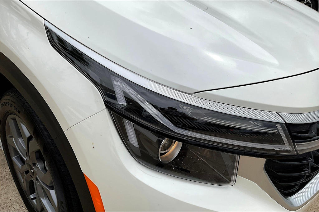 2024 Kia Seltos S 27