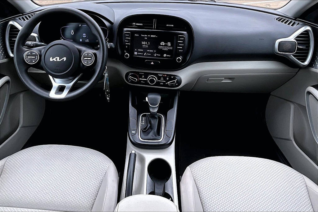 Thumbnail: 2023 Kia Soul - 9