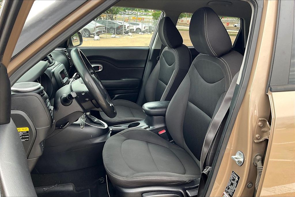 2016 Kia Soul Base 11