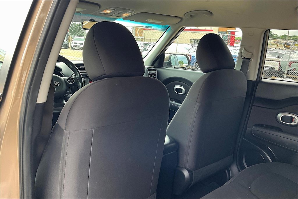 2016 Kia Soul Base 12