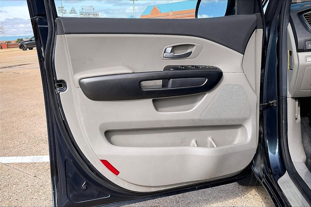 Thumbnail: 2017 Kia Sedona - 26