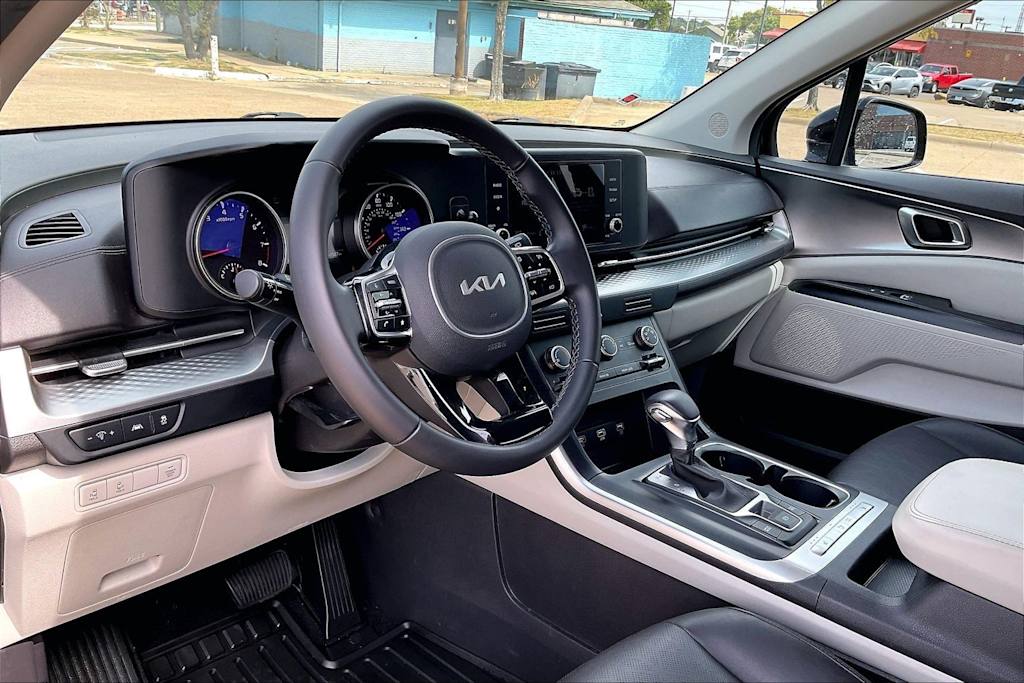 Thumbnail: 2023 Kia Carnival - 2