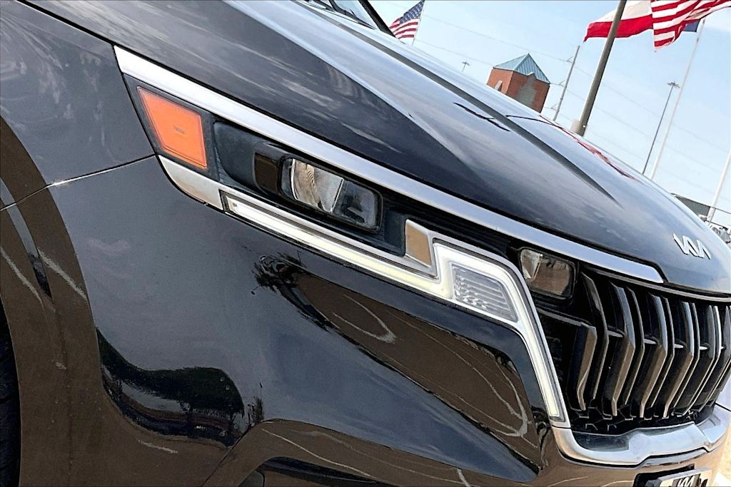 Thumbnail: 2023 Kia Carnival - 29