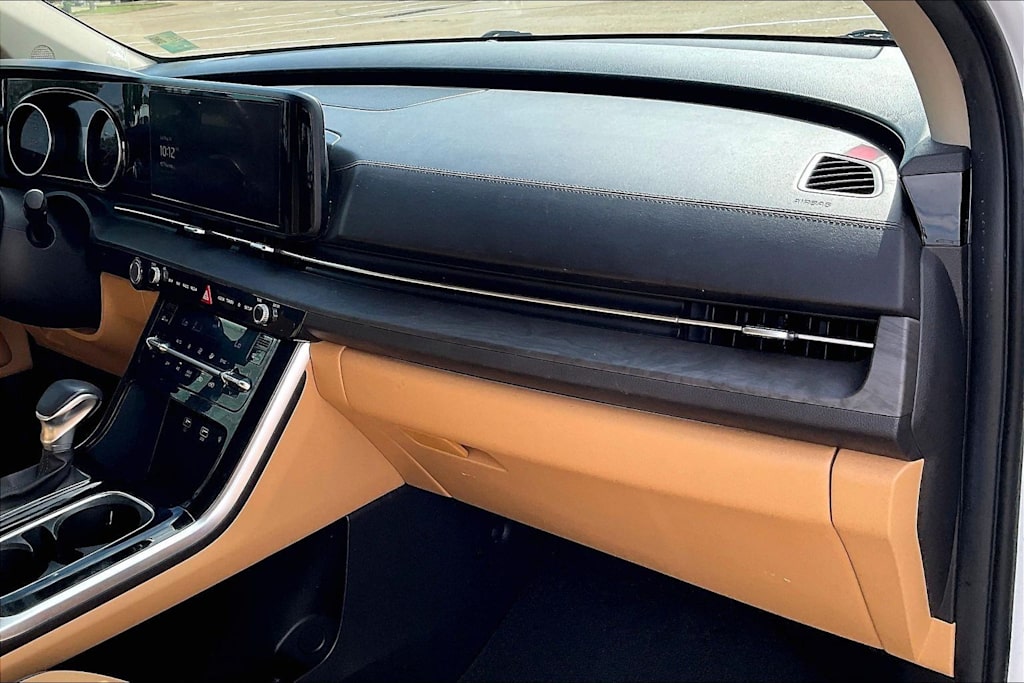 Thumbnail: 2023 Kia Carnival - 14