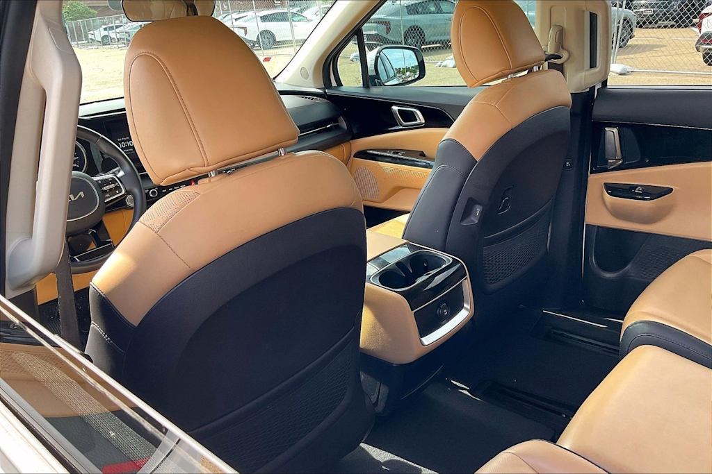 Thumbnail: 2023 Kia Carnival - 11