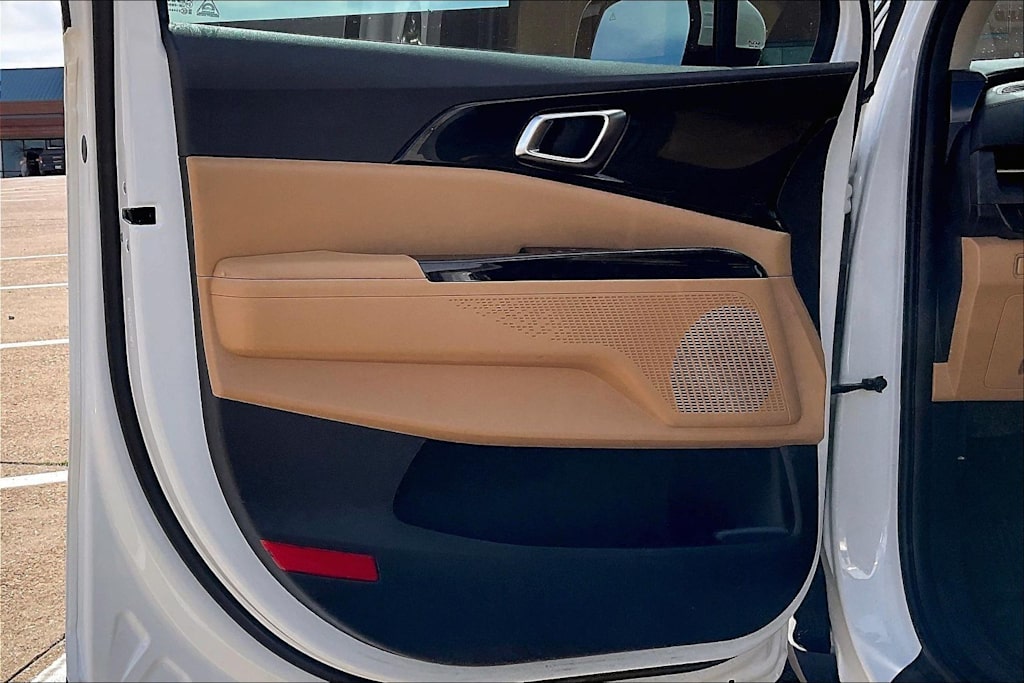 Thumbnail: 2023 Kia Carnival - 26