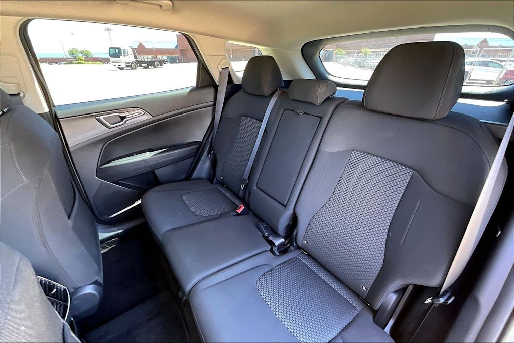 Thumbnail: 2023 Kia Sportage - 11