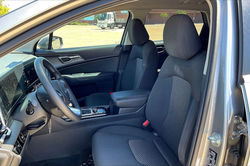 Thumbnail: 2023 Kia Sportage - 9