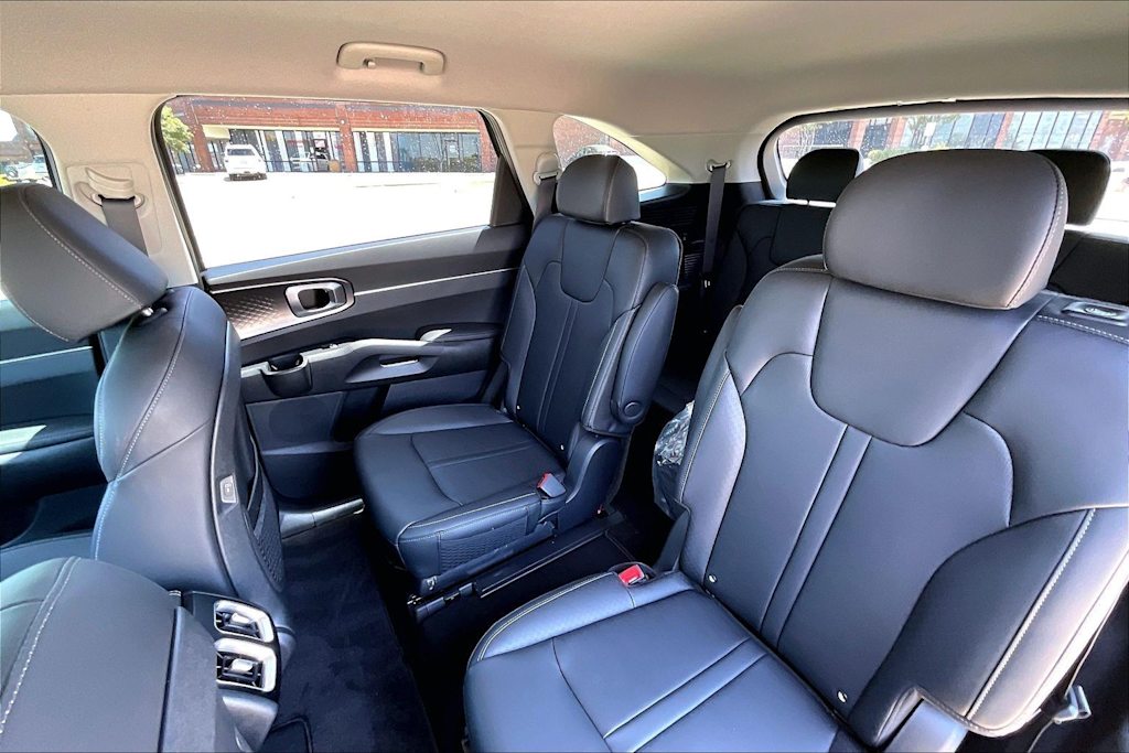 Thumbnail: 2025 Kia Sorento - 28