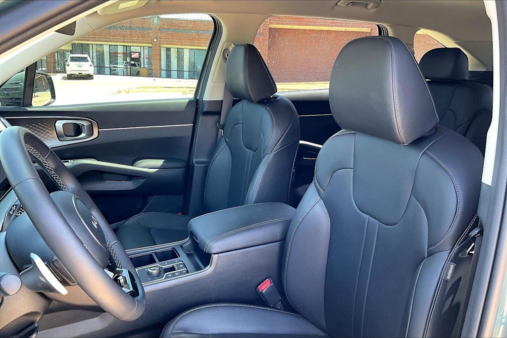 Thumbnail: 2025 Kia Sorento - 10