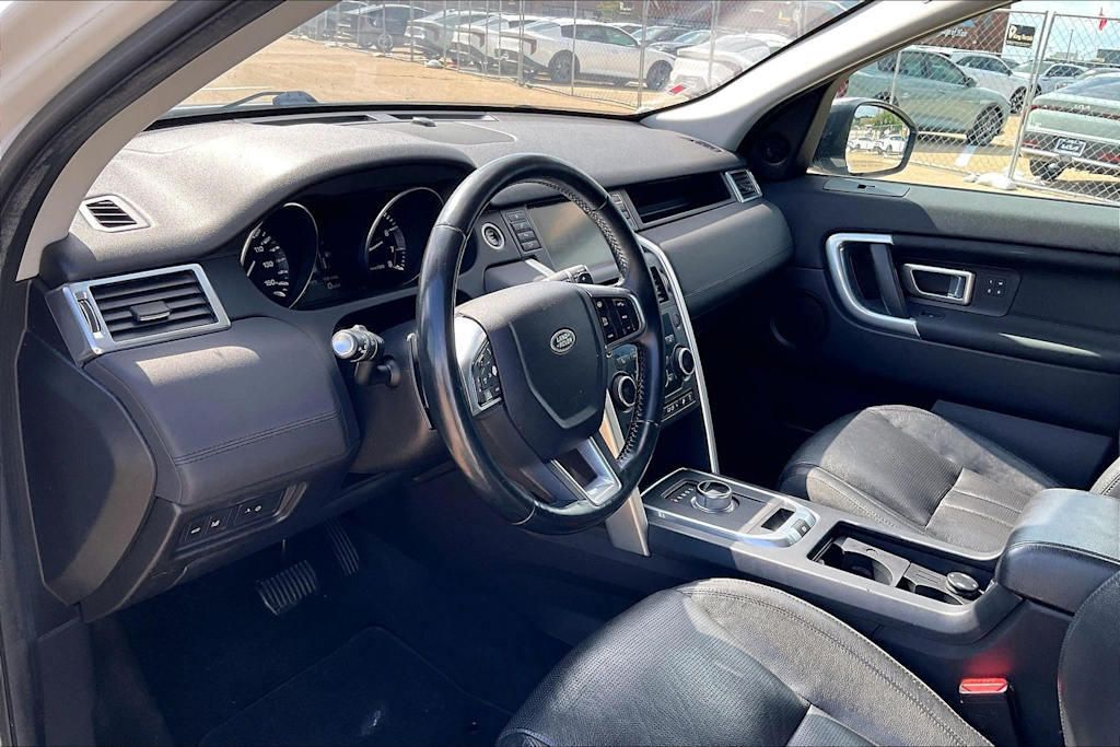 Thumbnail: 2016 Land Rover Discovery Sport - 2