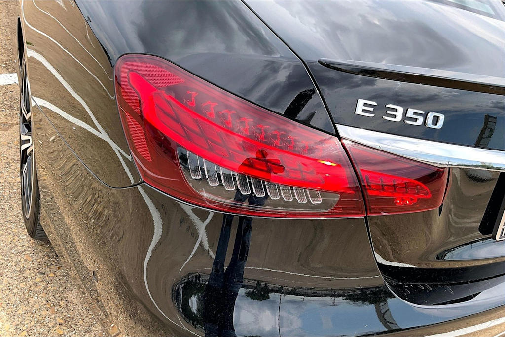 Thumbnail: 2022 Mercedes-Benz E-Class - 31