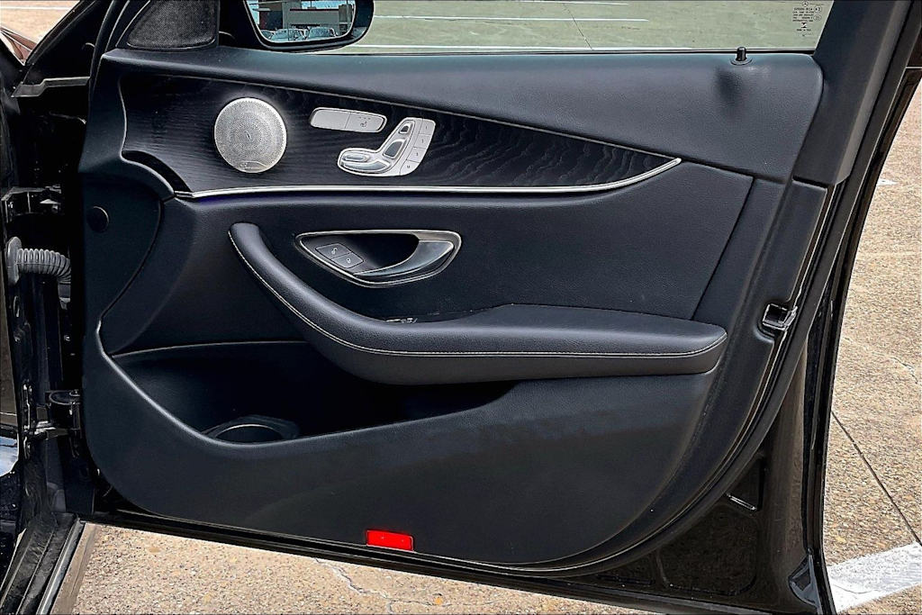 Thumbnail: 2022 Mercedes-Benz E-Class - 27