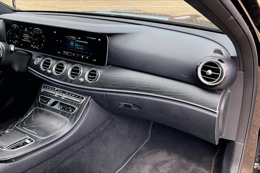 Thumbnail: 2022 Mercedes-Benz E-Class - 14