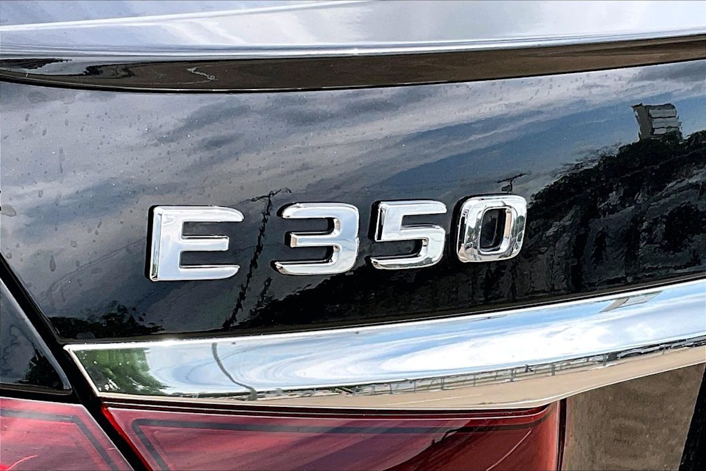 Thumbnail: 2022 Mercedes-Benz E-Class - 7