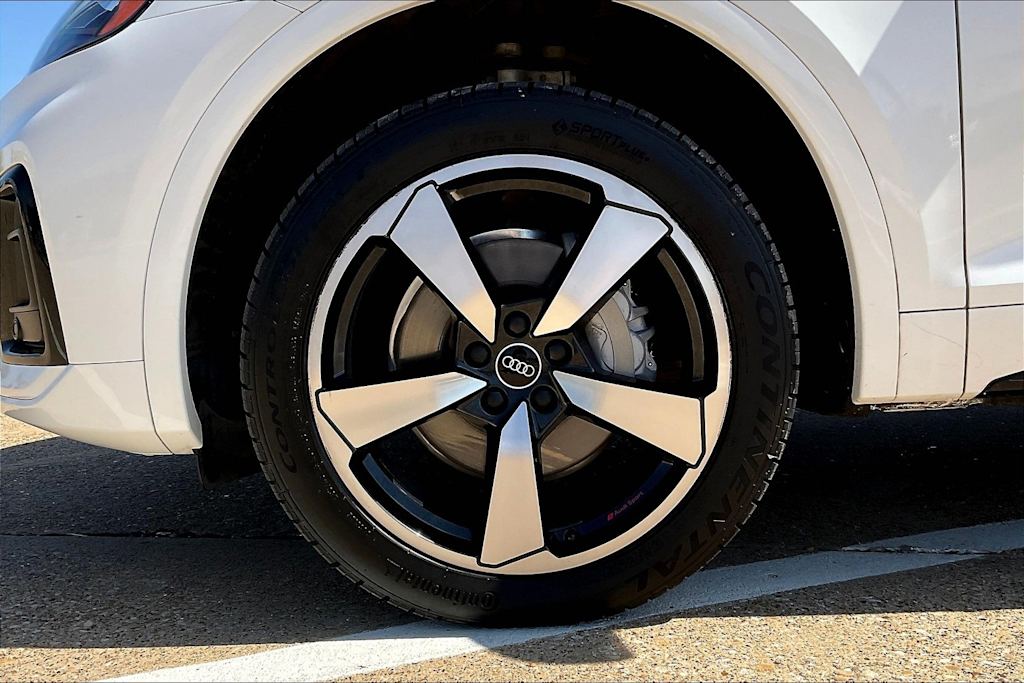 Thumbnail: 2022 Audi Q5 - 8