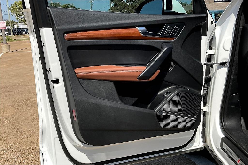 Thumbnail: 2022 Audi Q5 - 27